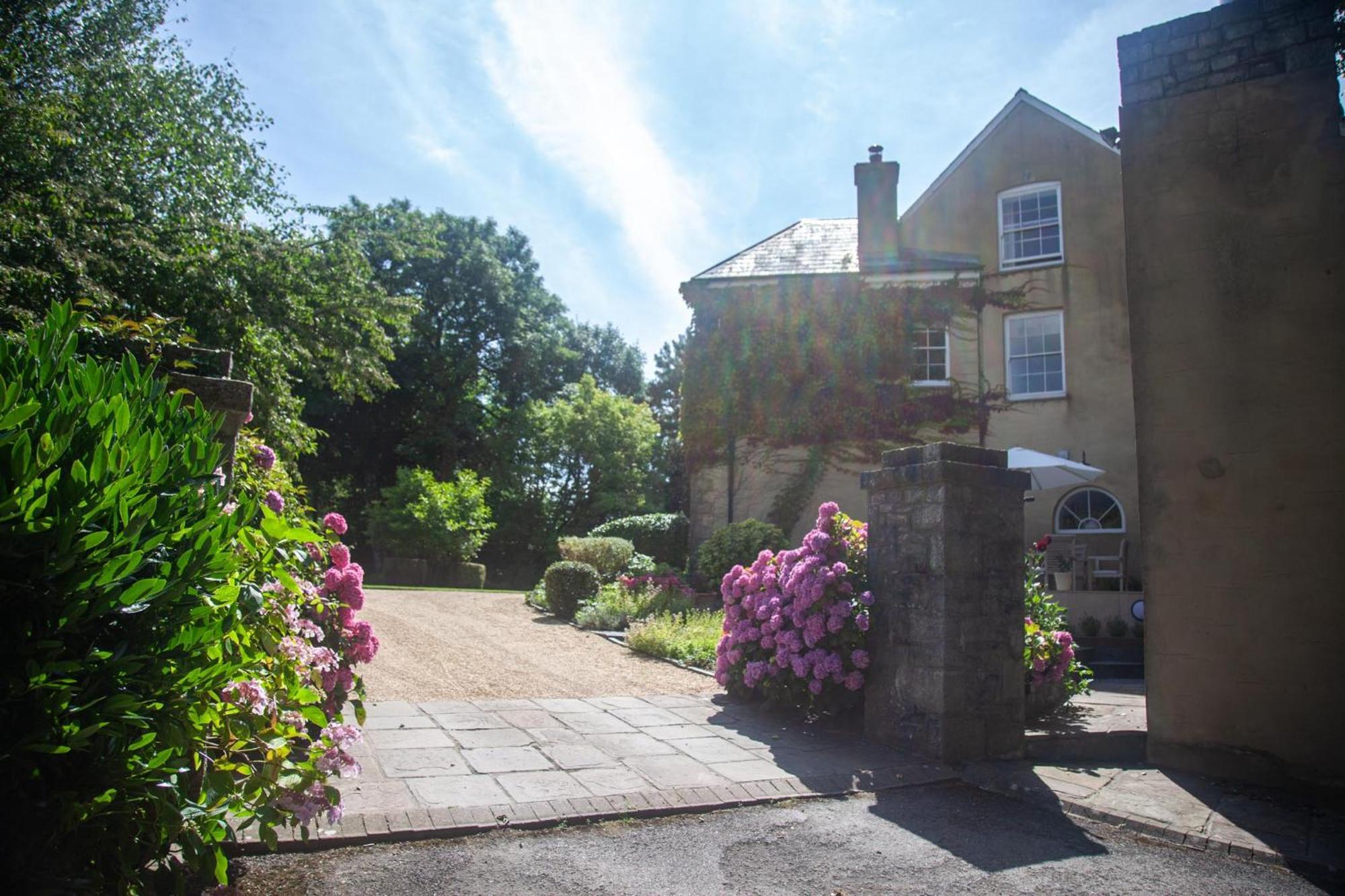 Clemenstone House B&B Cowbridge Bagian luar foto