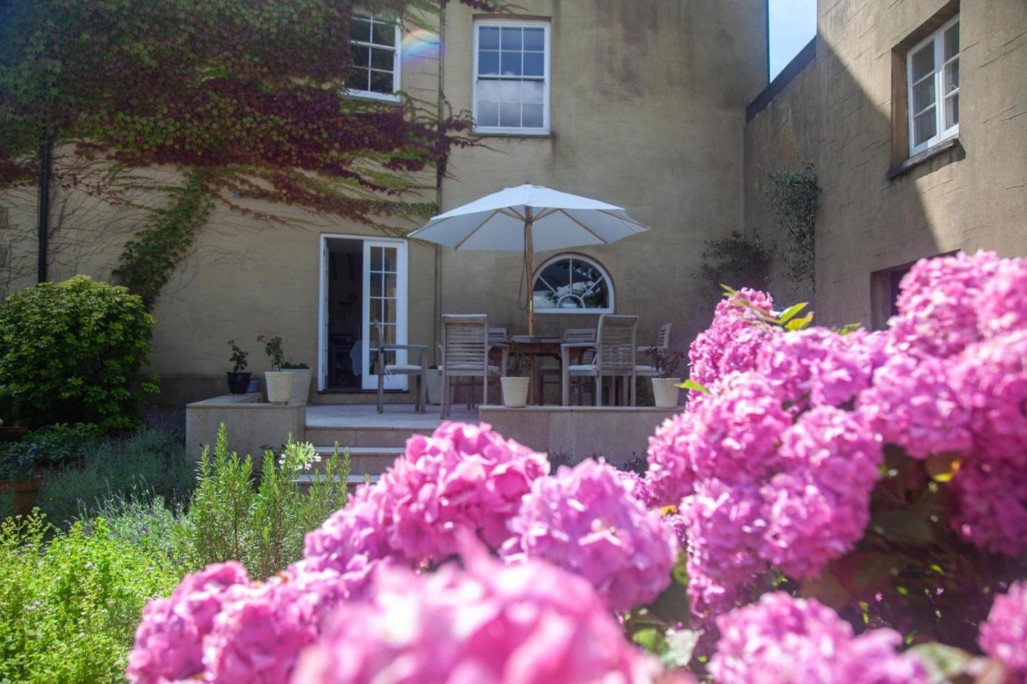 Clemenstone House B&B Cowbridge Bagian luar foto