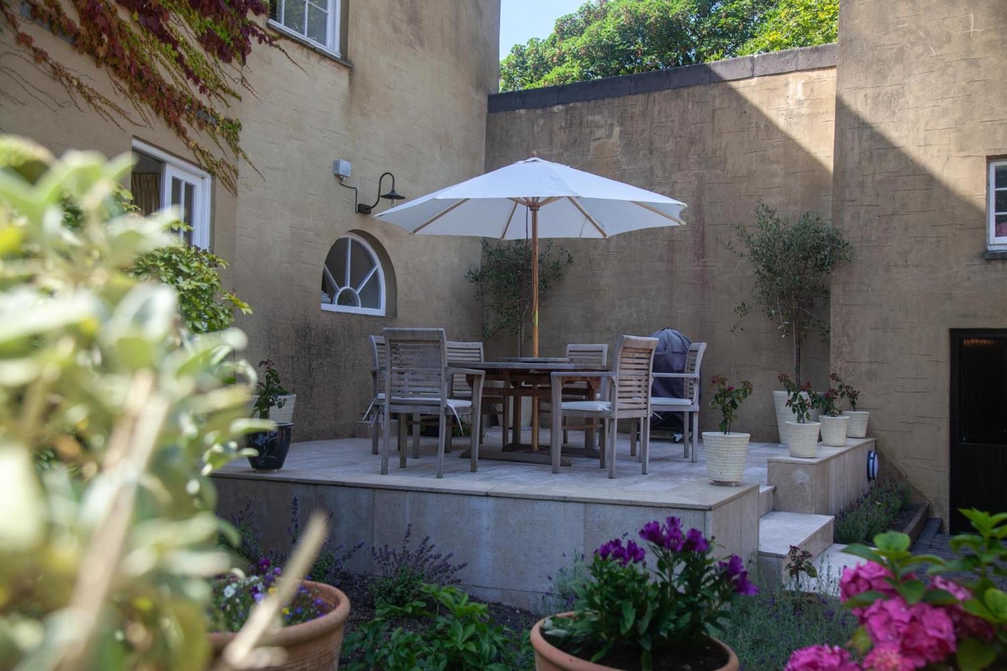 Clemenstone House B&B Cowbridge Bagian luar foto